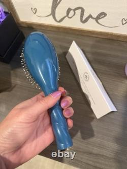 La Bonne Brosse N. 03 boar bristle Brand New. The Shine & Care Hair Brush. Blue