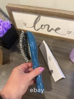 La Bonne Brosse N. 03 boar bristle Brand New. The Shine & Care Hair Brush. Blue